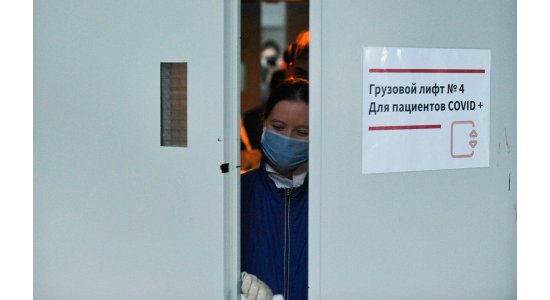 В России установлен новый суточный рекорд по смертям от коронавируса