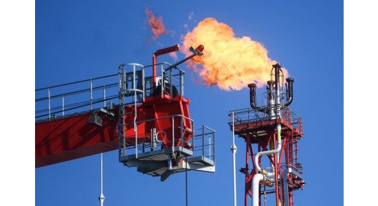 В России задумались о сжигании добытой нефть из-за низкого спроса
