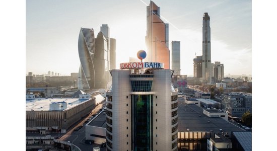 Российские банки оставляют сотрудников жить в офисах