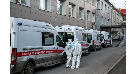 Число заразившихся коронавирусом в России превысило 99 тыс.