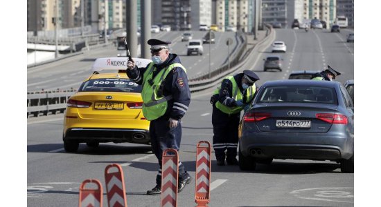 Власти Москвы продлили пропускной режим для поездок на транспорте