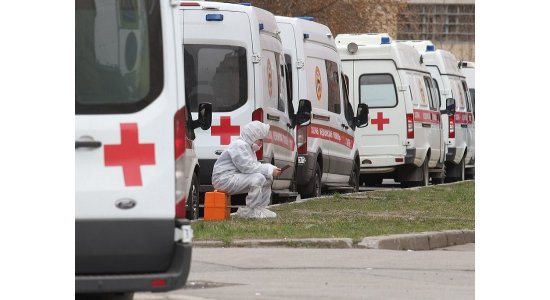 Число умерших от COVID-19 в России превысило тысячу человек