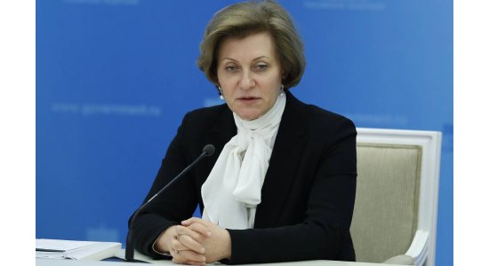 Попова заявила, что переходить к первому этапу снятия ограничений могут 44 региона